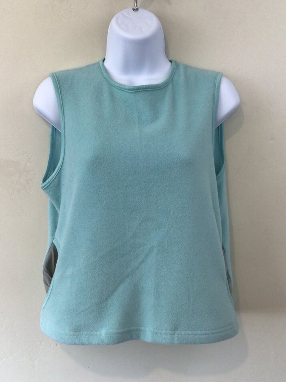 LL Bean Outdoors Light Blue Fleece Sleeveless Cropped Shirt with Pockets